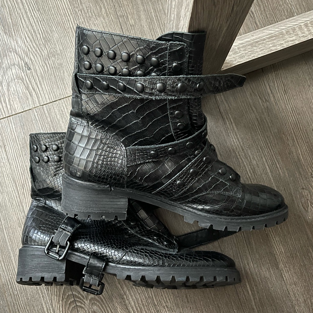 Schutz Boot